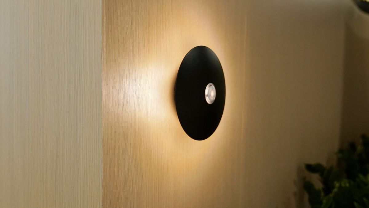 Akku-Tisch-Wandleuchte FlexiLight - 1800-3000K,400lm, IP44