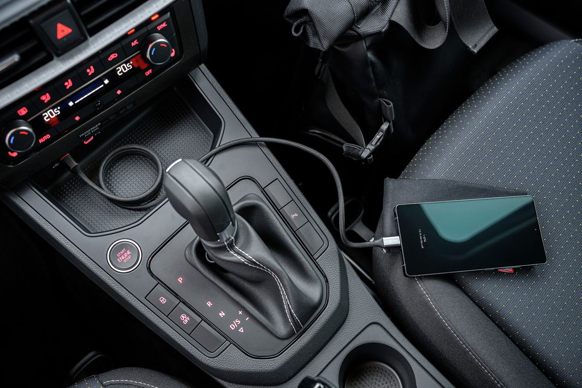 Magnetisches Kabel USB-A oder USB-C auf USB-C oder Lightning - 120 cm,  schwarz