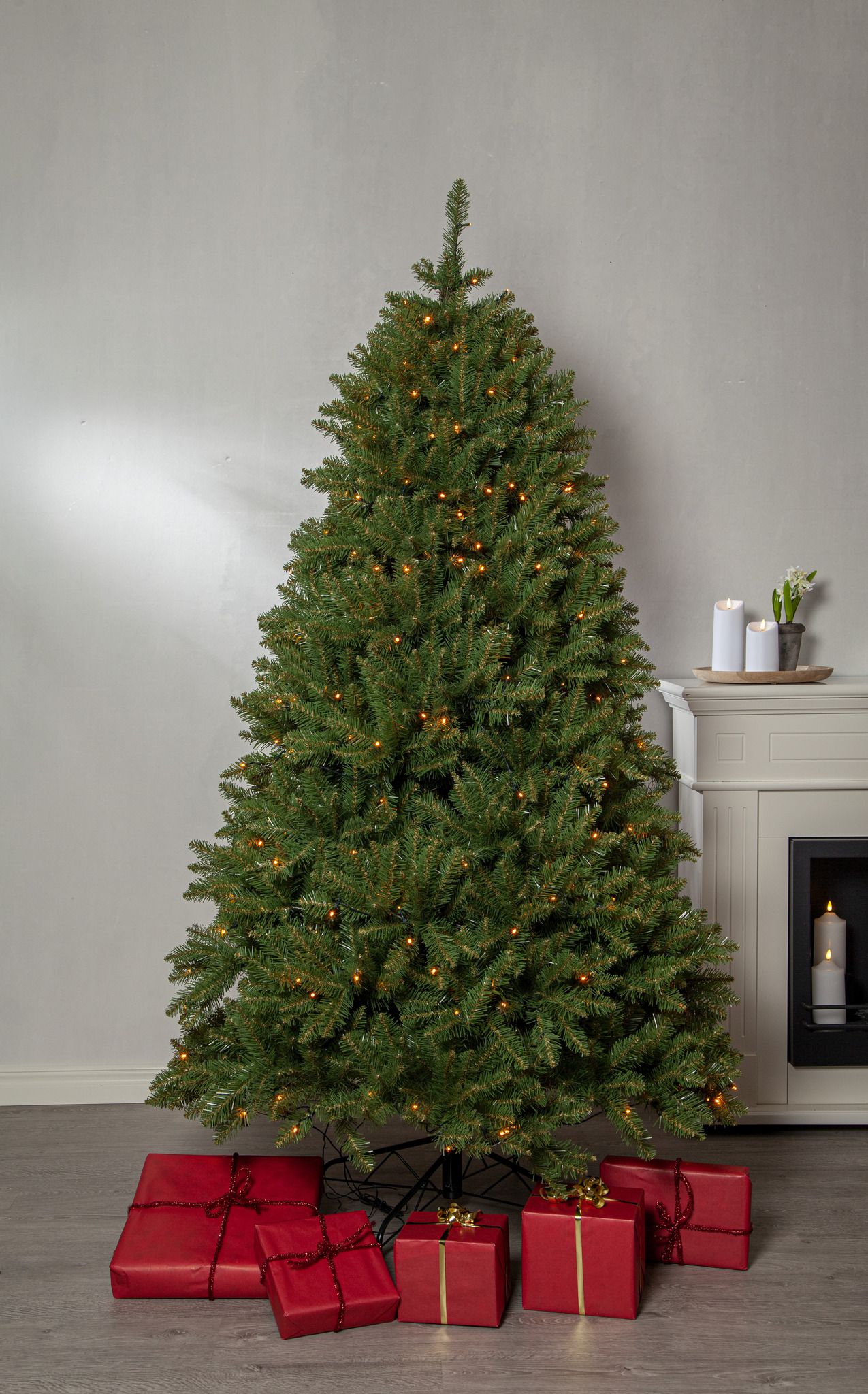 Künstlicher Weihnachtsbaum Narvik - grün, 300 Lämpchen, 210cm Höhe