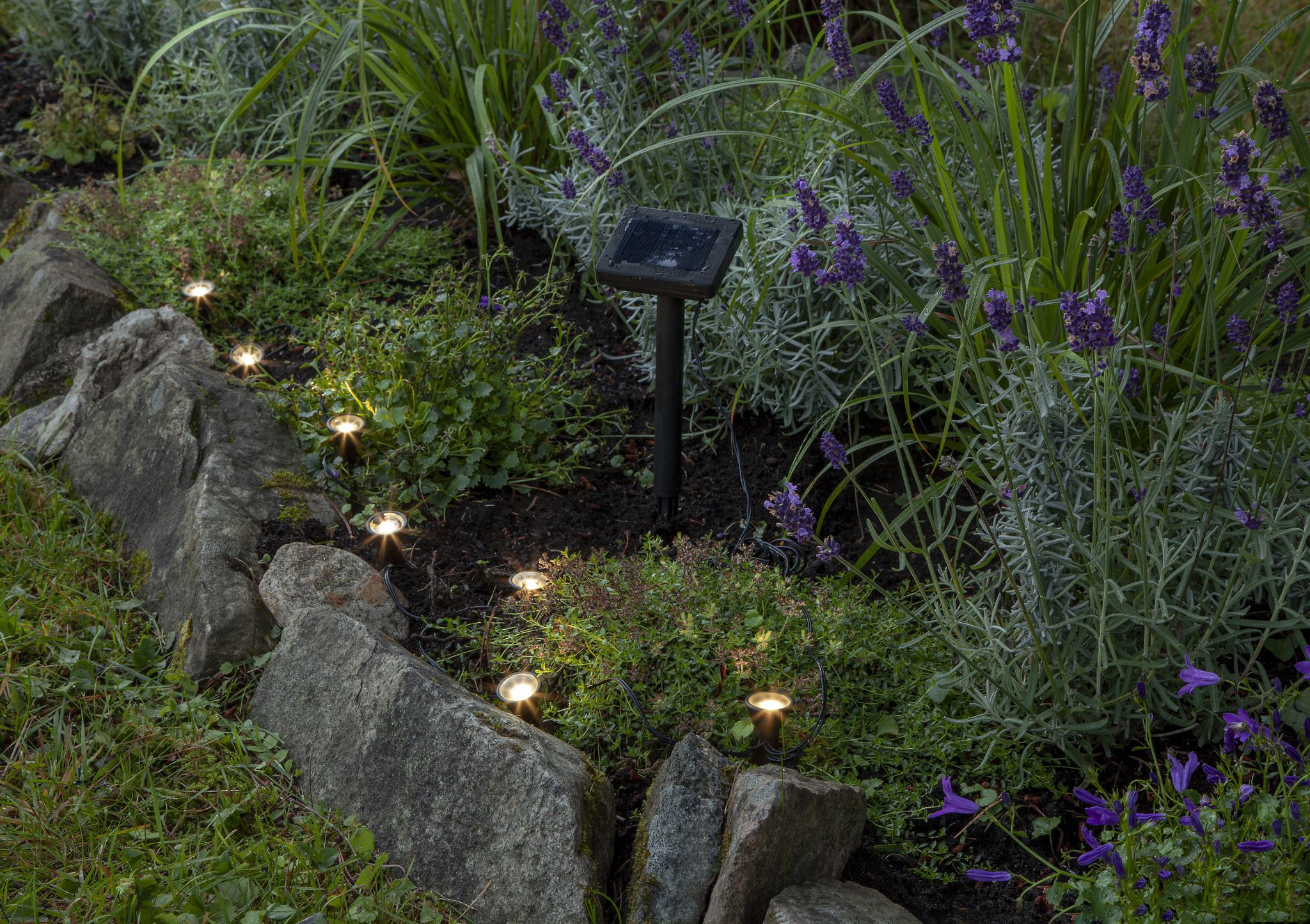 Solar Lichterkette Mini spot - IP44, Warmweiss, 8 LED's