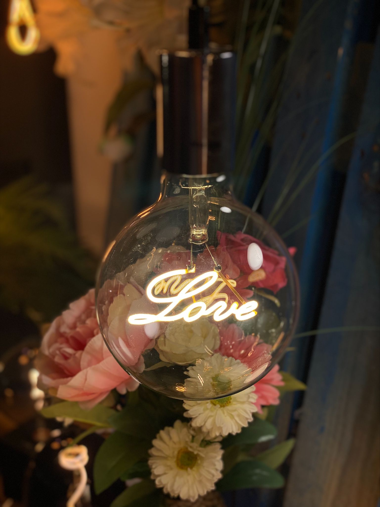 LED Leuchtmittel Love hängend - E27, 300Lm, 2200K, 4W, 230V