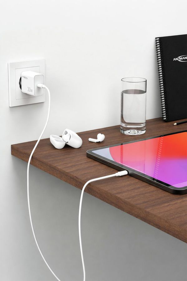 Home Charger HC130PD / 3 A / 30 W / 1 USB-C Port - Home Charger HC130PD / 3 A / 30 W / 1 USB-C Port