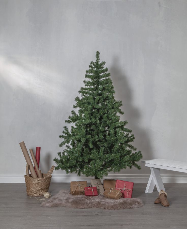 Künstlicher Weihnachtsbaum New Quebec - grün, keine Lämpchen, 180cm Höhe