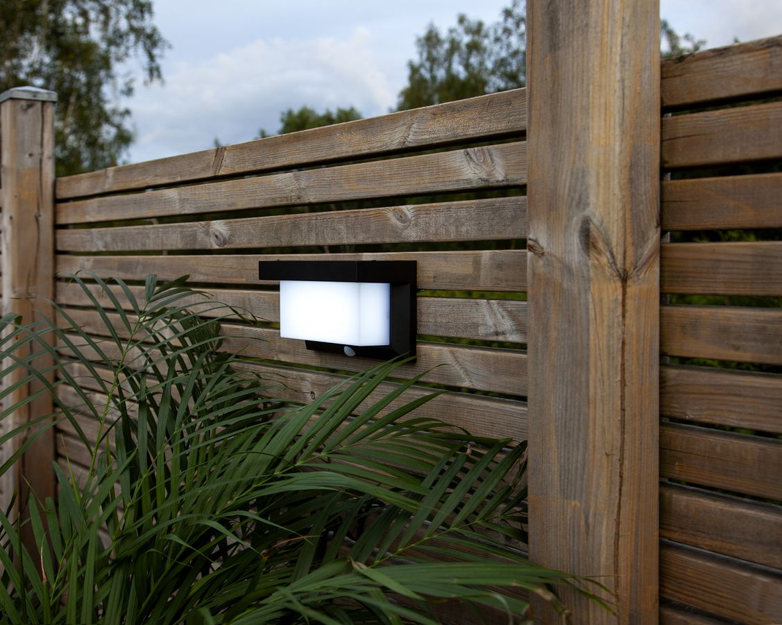 Solar-Wandleuchte VALLA - 3.7V DC, 3W, 800/200lm, 6500K, IP44 , schwarz, Bewegungs-/Dämmerungsensor, L=200mm, B=90mm, H=120mm