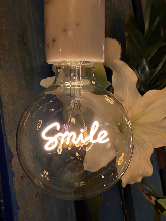 LED Leuchtmittel Smile hängend - E27, 300Lm, 2200K, 4W, 230V