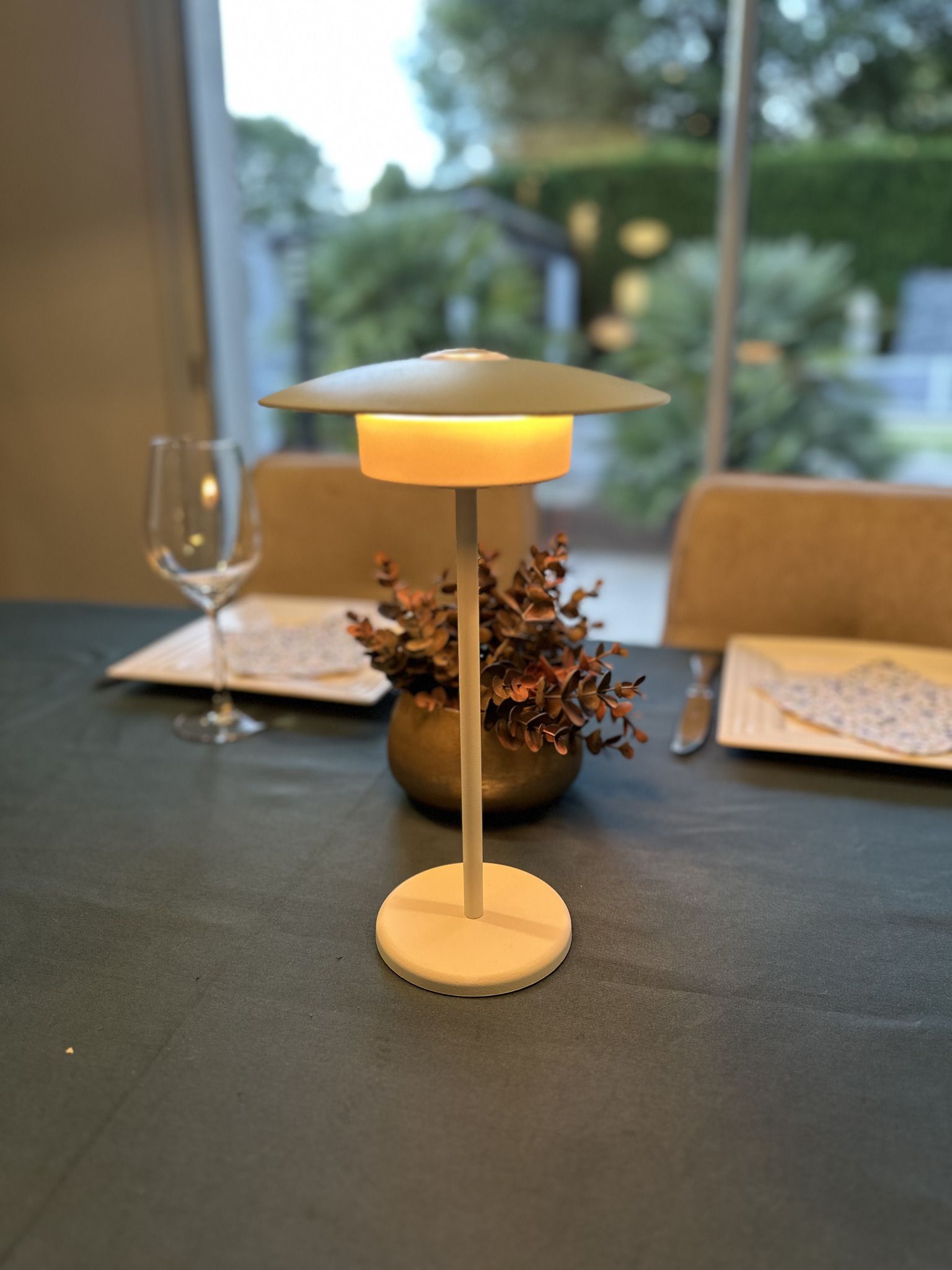 Akku-Tisch-Wandleuchte FlexiLight Weiss - 1800-3000K,400lm, IP44