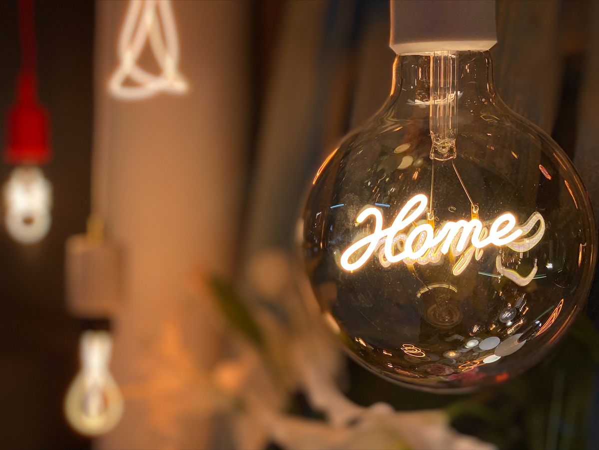 LED Leuchtmittel Home hängend - E27, 300Lm, 2200K, 4W, 230V