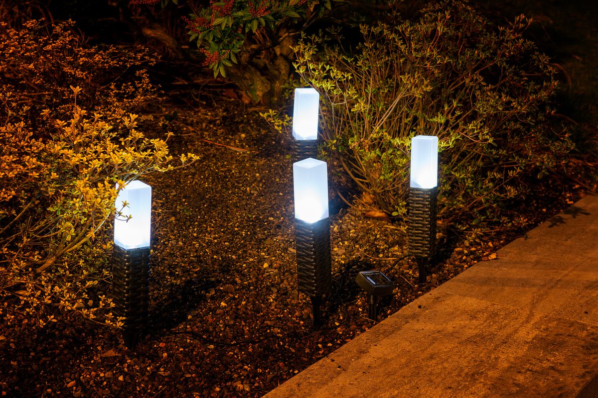 4er-Set LED-Outdoor-Erdspieß - IP44, kaltweiss, W