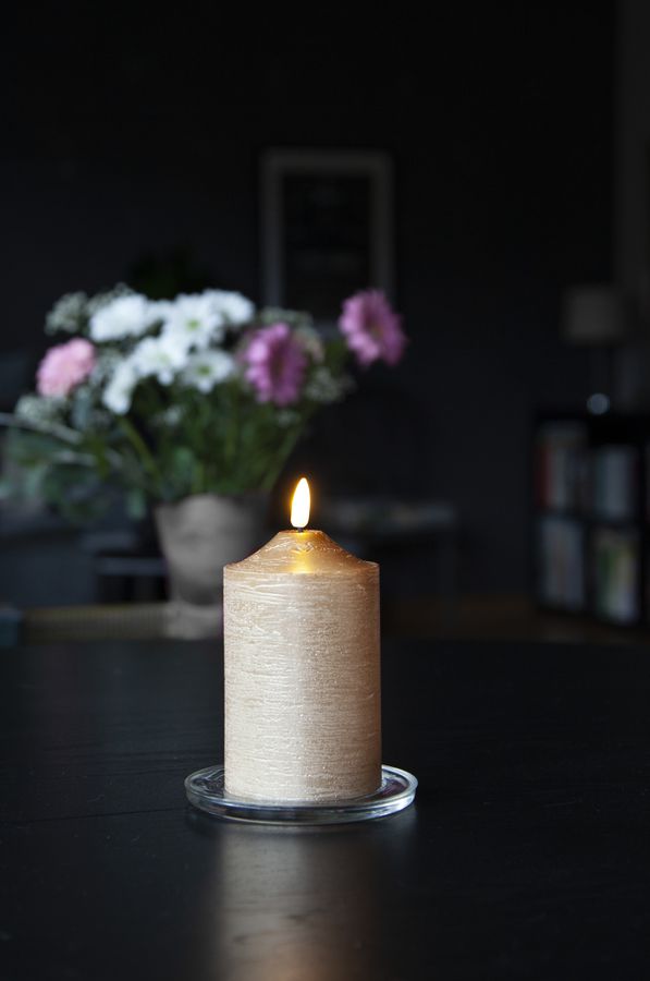 LED Pillar Kerze Flamme - Indoor, Gold, 15cm, Timerfunktion