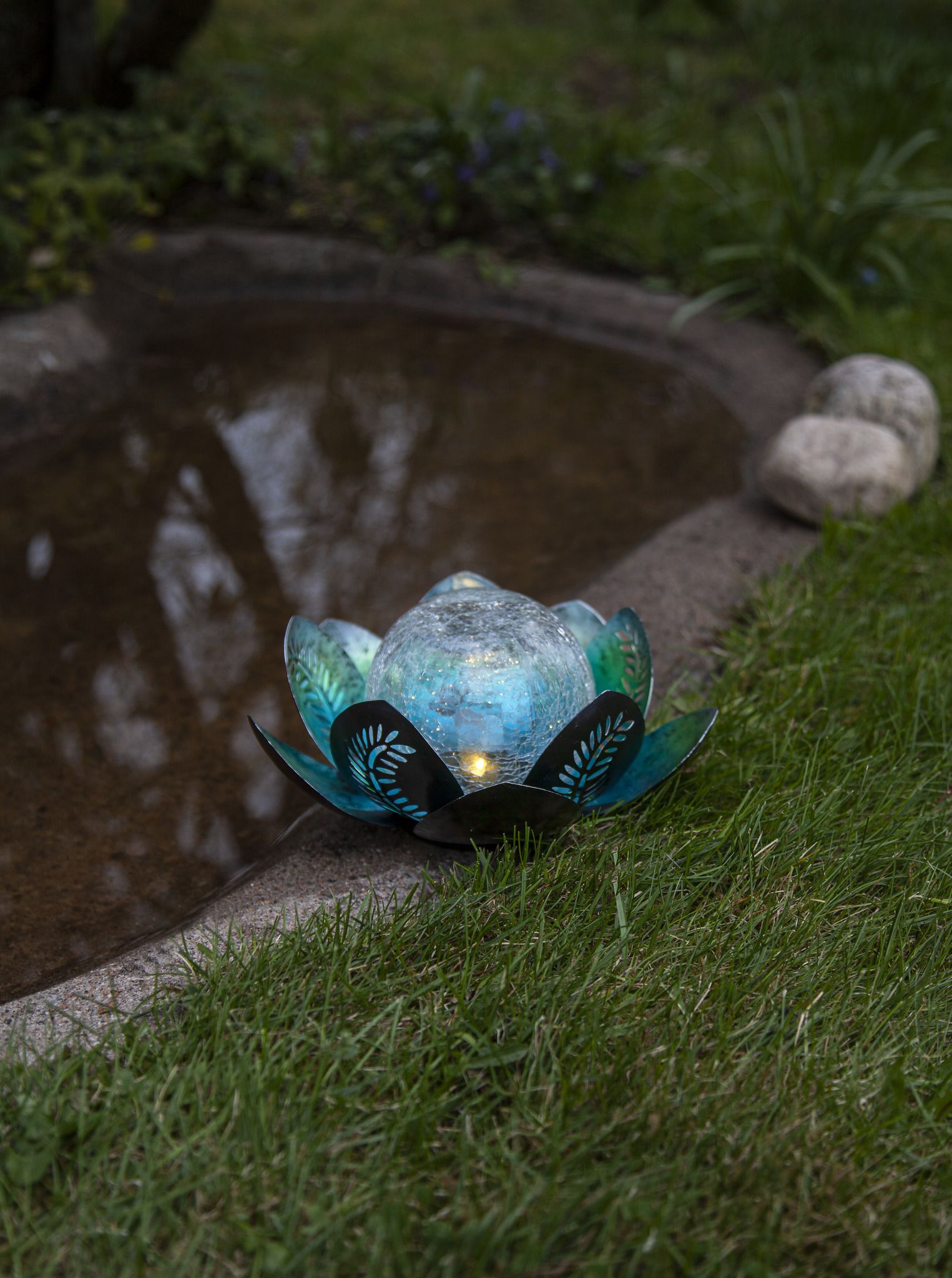 Solar Decoration Lilly - Warmweiss, IP44, Silber