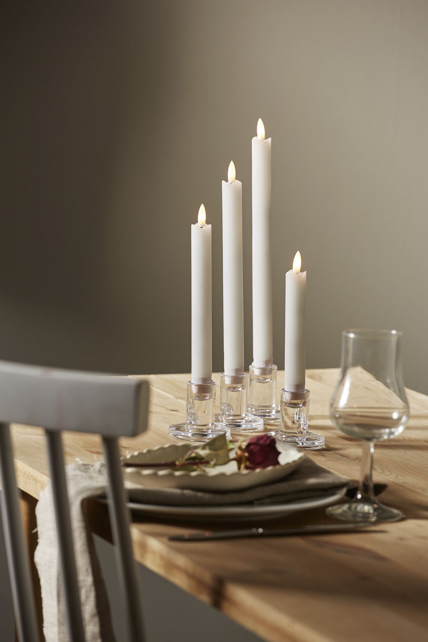 LED Dinner Kerze 4er Pack Flamme - Indoor, Weiss, 28.5cm Höhe, Timerfunktion