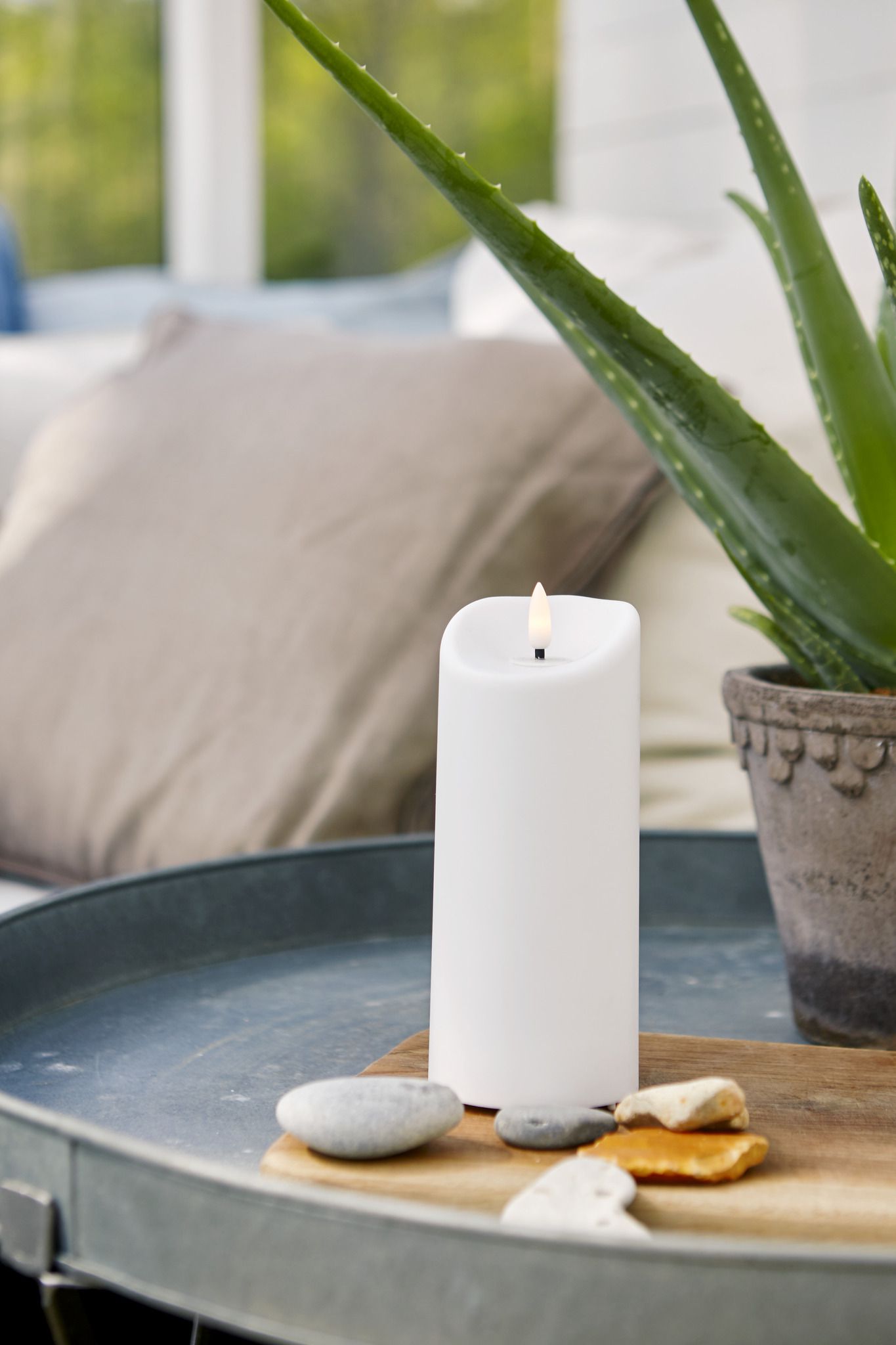 LED Pillar Kerze Flamme - Outdoor, Weiss, 18cm Höhe, Timerfunktion